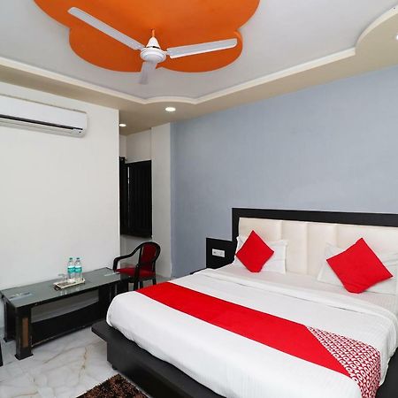 Aaradhya Residency Hotel Agra  Ngoại thất bức ảnh