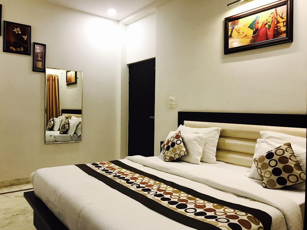 Aaradhya Residency Hotel Agra  Ngoại thất bức ảnh