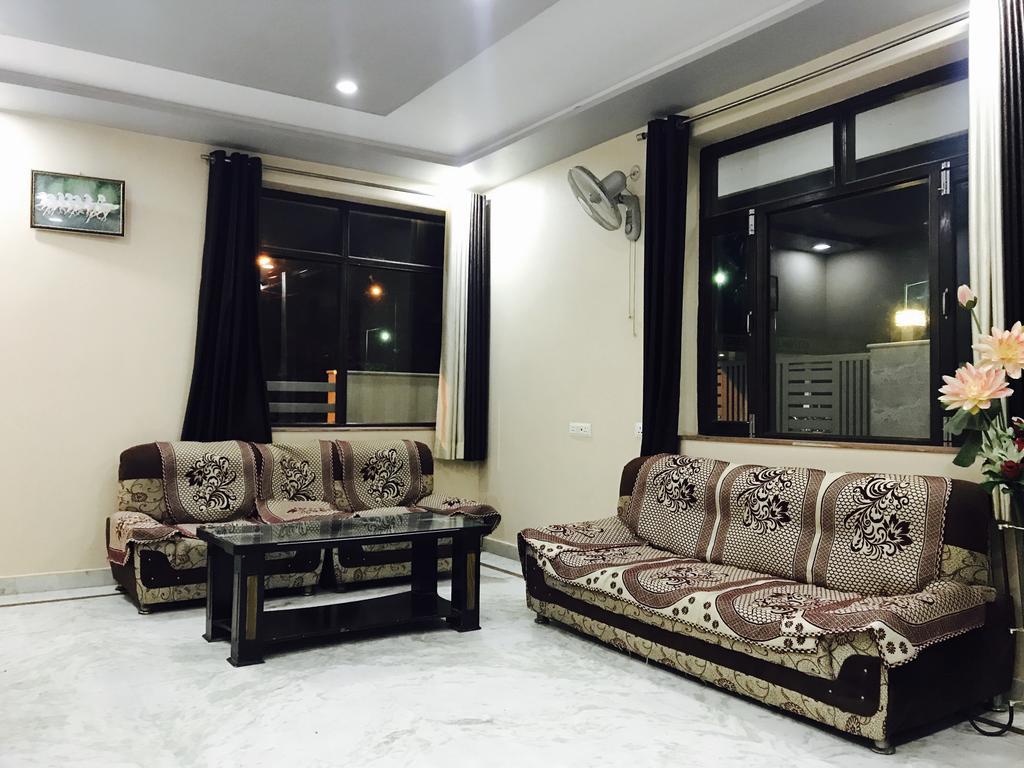 Aaradhya Residency Hotel Agra  Ngoại thất bức ảnh