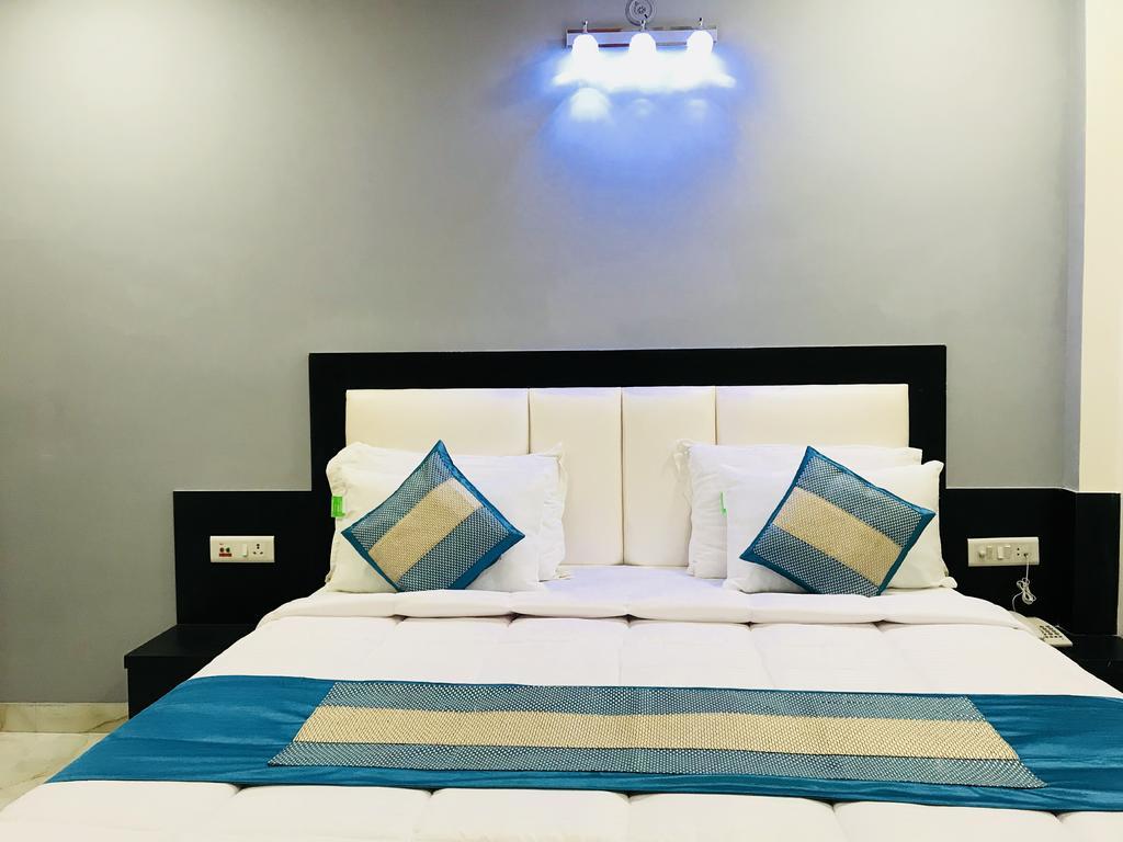 Aaradhya Residency Hotel Agra  Ngoại thất bức ảnh