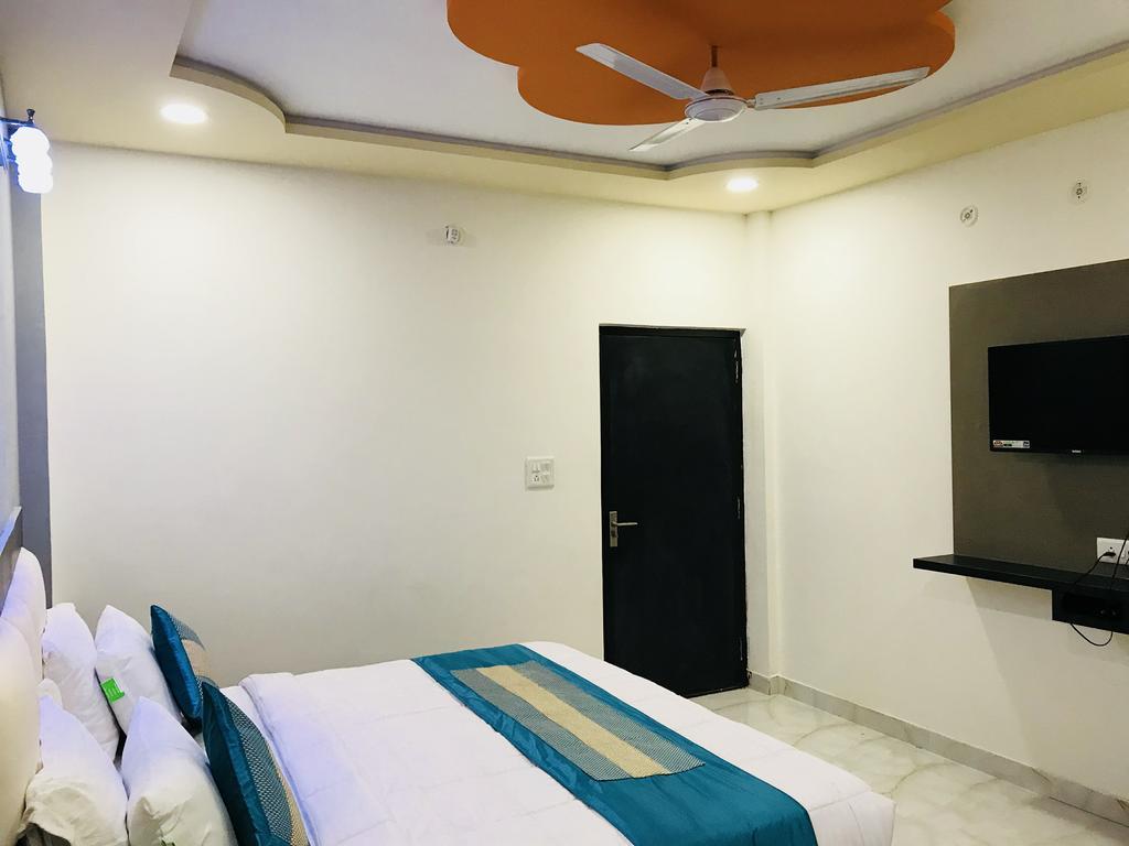 Aaradhya Residency Hotel Agra  Ngoại thất bức ảnh