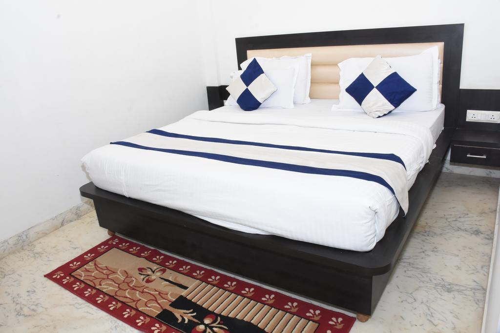 Aaradhya Residency Hotel Agra  Ngoại thất bức ảnh