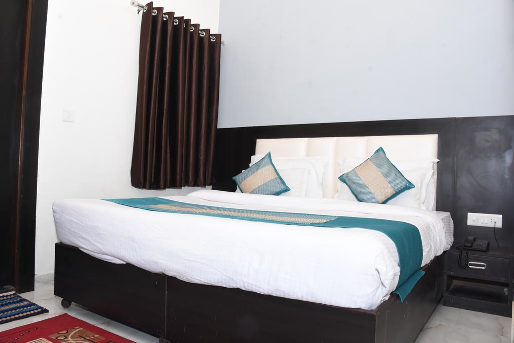 Aaradhya Residency Hotel Agra  Ngoại thất bức ảnh