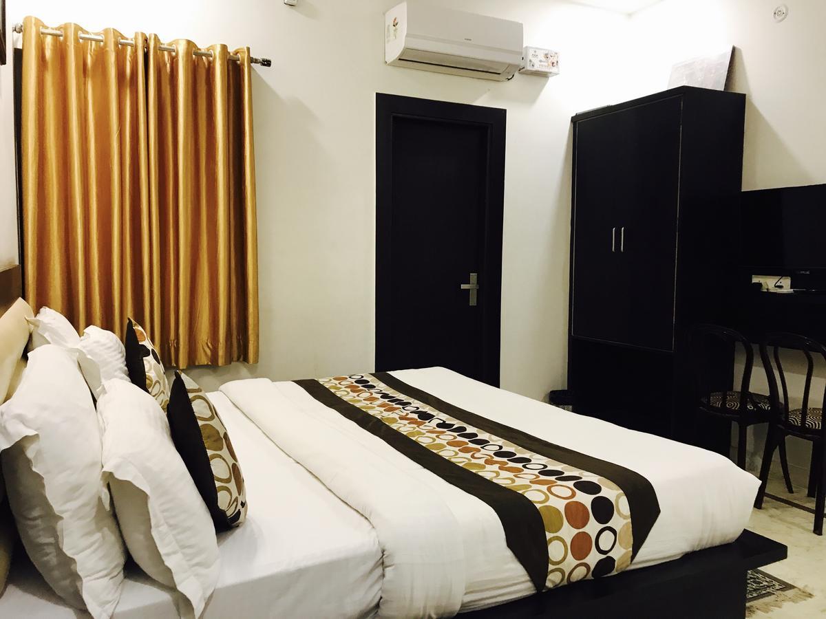 Aaradhya Residency Hotel Agra  Ngoại thất bức ảnh