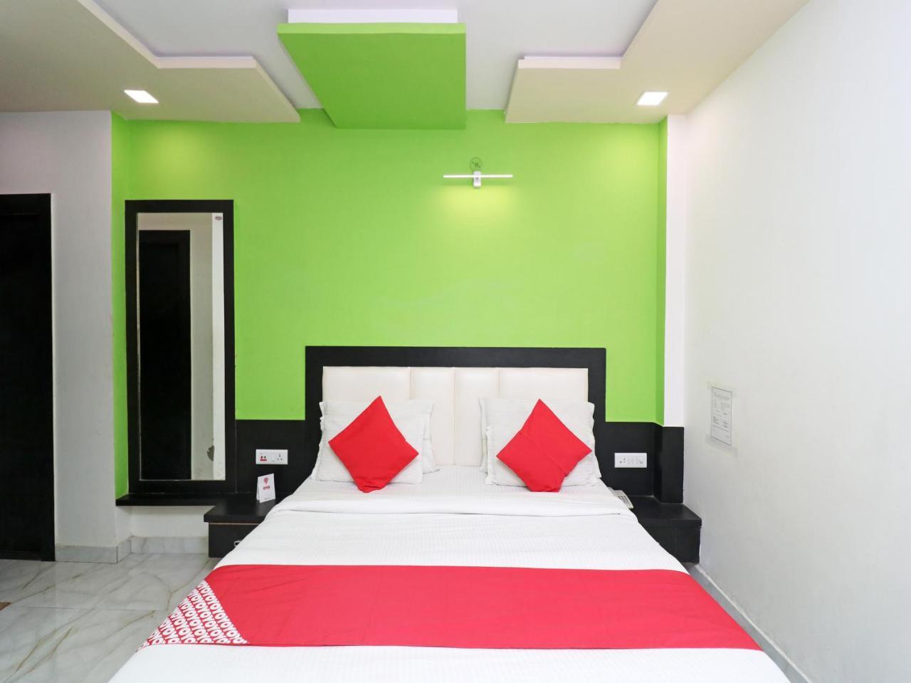 Aaradhya Residency Hotel Agra  Ngoại thất bức ảnh