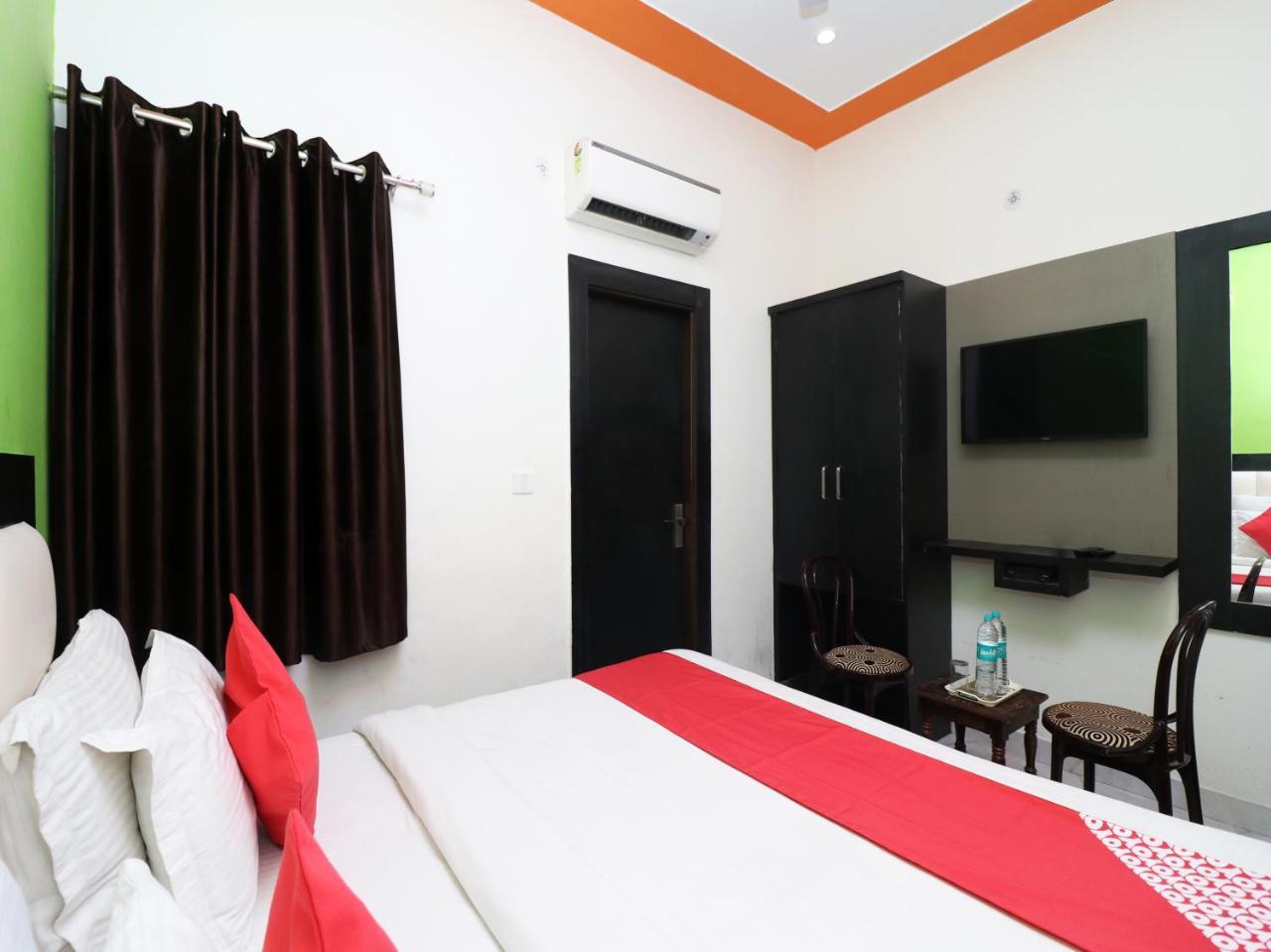 Aaradhya Residency Hotel Agra  Ngoại thất bức ảnh