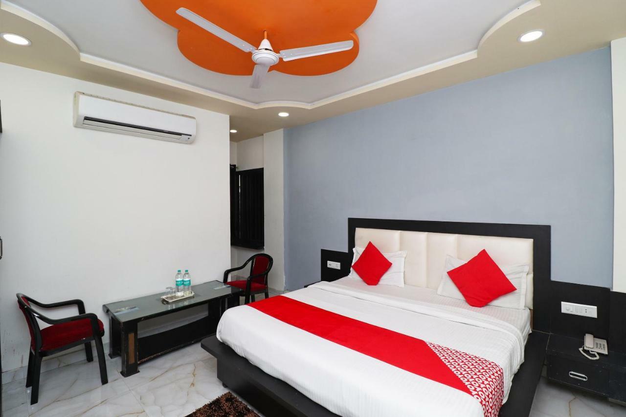 Aaradhya Residency Hotel Agra  Ngoại thất bức ảnh